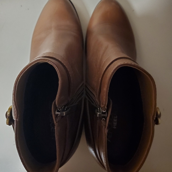 Aerosoles Heelrest Leather Bootie 7.5 med - Picture 14 of 14